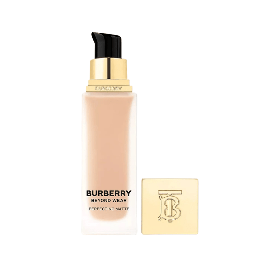 Burberry Beyond Wear Perfecting Matte Foundation Light Cool 40 - Branded Beauty